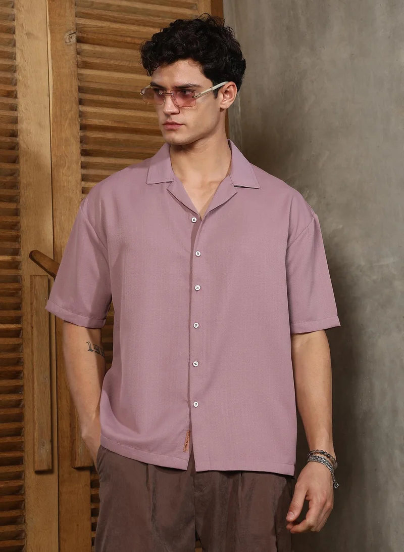 كامبوس سوترا Campus Sutra Men's Rouge Pink Solid Cuban Relaxed Shirt For Casual Wear | Cuban Collar | Short Regular Sleeves | Button Closure | Shirt Crafted With Comfort Fit For Everyday Wear