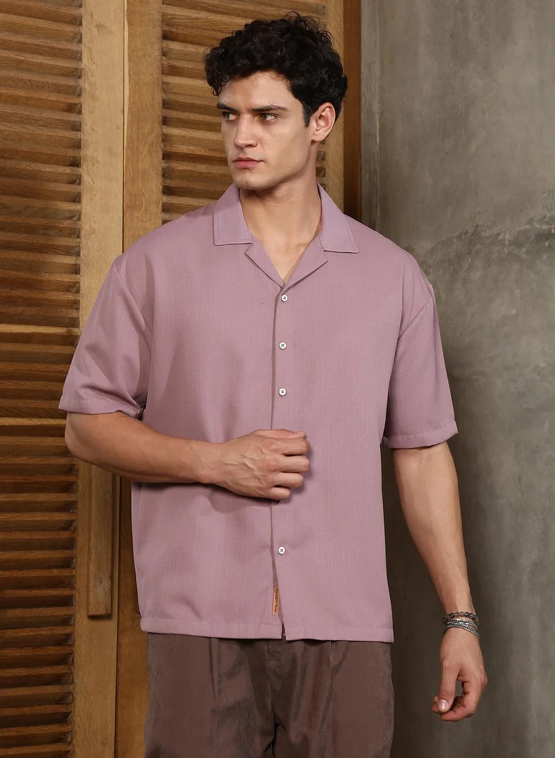 كامبوس سوترا Campus Sutra Men's Rouge Pink Solid Cuban Relaxed Shirt For Casual Wear | Cuban Collar | Short Regular Sleeves | Button Closure | Shirt Crafted With Comfort Fit For Everyday Wear