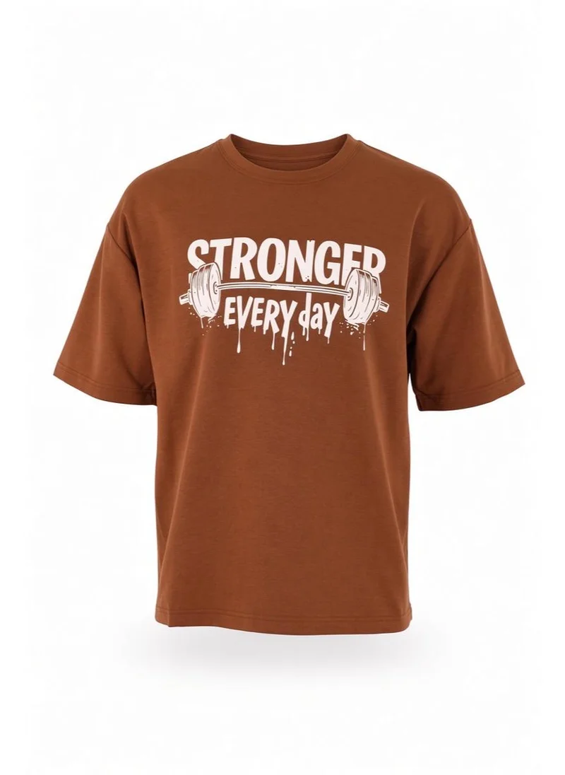 أبيتوس تيشيرت واسع بطبعة Stronger Everyday رجالي بني
