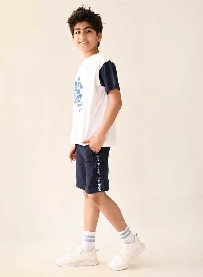 ليل بيكس طقم شورت وتيشيرت بطبعة قارب مع رباط