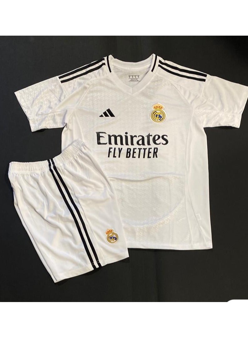 A two-piece set of the new Real Madrid white football shirts for the new season 2025 - Image 2