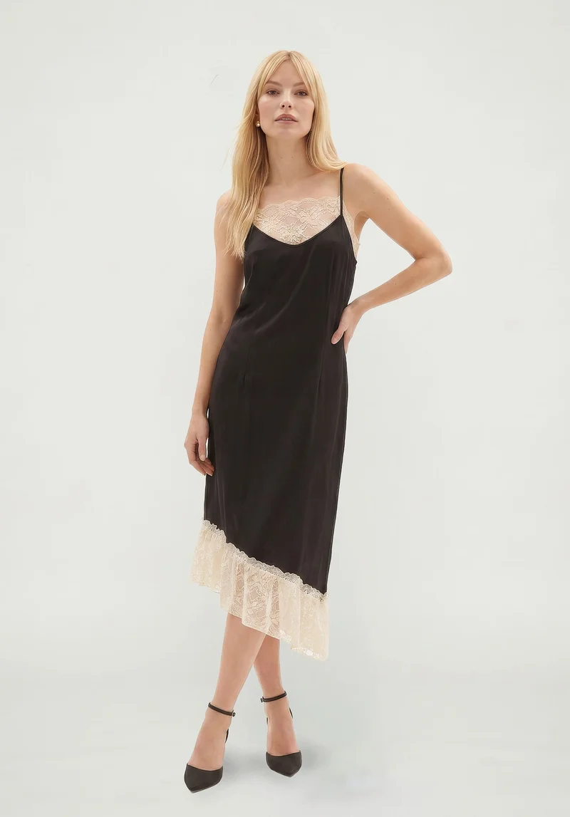 ليلي وليونيل Abby Lace Insert Midi Dress in Black and White