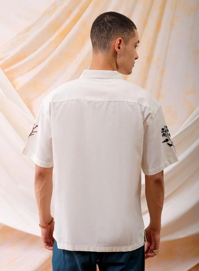 The Indian Garage Co Men Relaxed Fit Placement Embroidered Half Sleeves Cuban collar Resort Wear Shirt