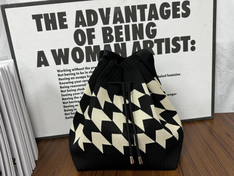 Open Drawstring Knitted Shoulder Bag Large Capacity Handbag Bucket Bag Retro All-Match Portable Tote Bag - Image 1