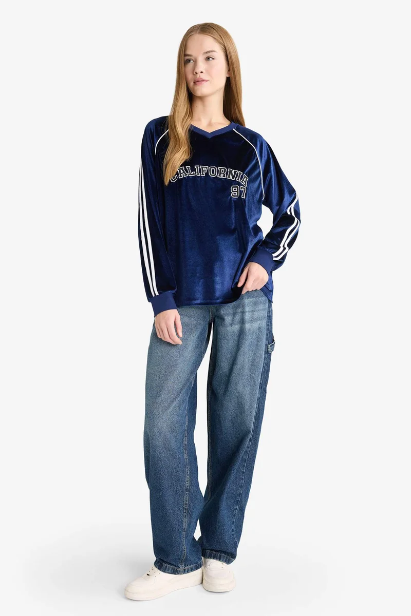 Defacto Oversize Fit V-Neck Printed Velvet Sweatshirt