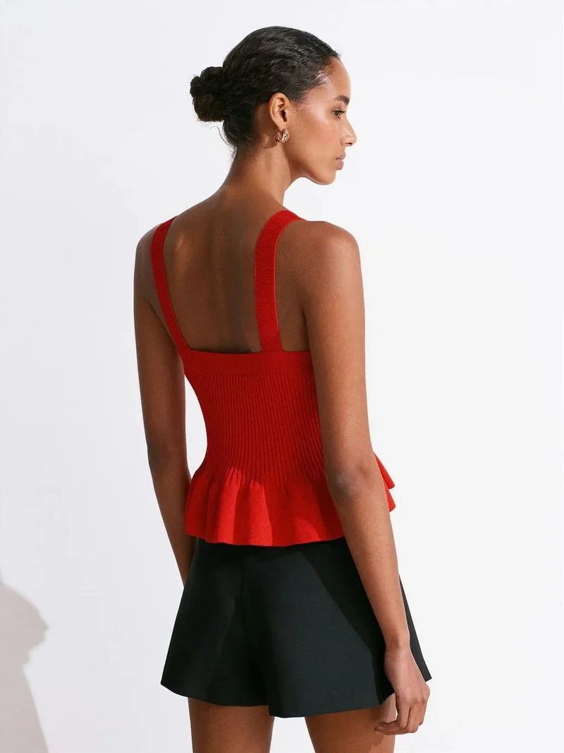 ديلفين DILVIN Fitted Ribbed Sleeveless Square-Neck Blouse