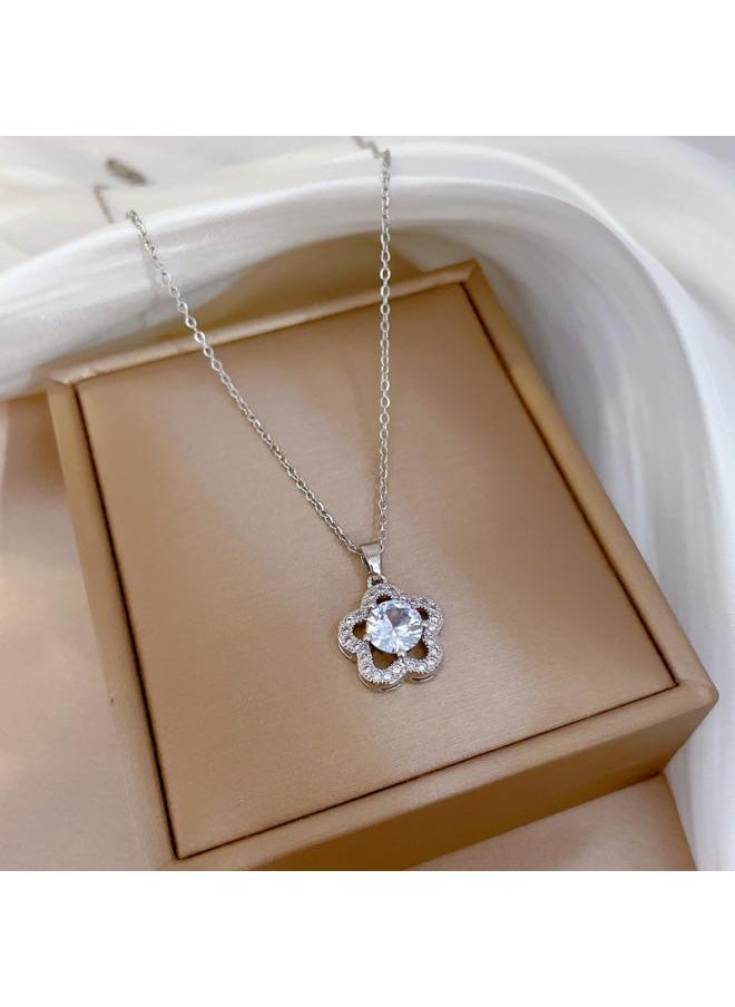 Generic - [titanium Steel] New Diamond-encrusted Four-leaf Flower Necklace Female Temperament Female High-grade Double-sided Shell Clavicle Chain Explosions - Image 1
