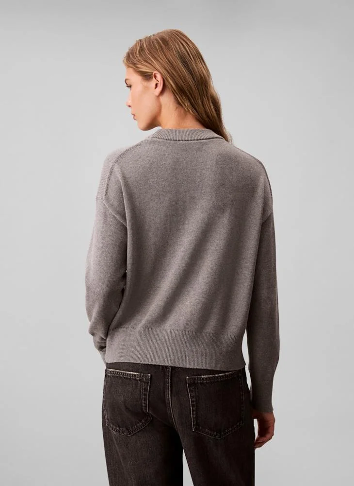 كالفن كلاين جينز كنزة بفتحة رقبة دائرية مزينة بطبعة جرافيك