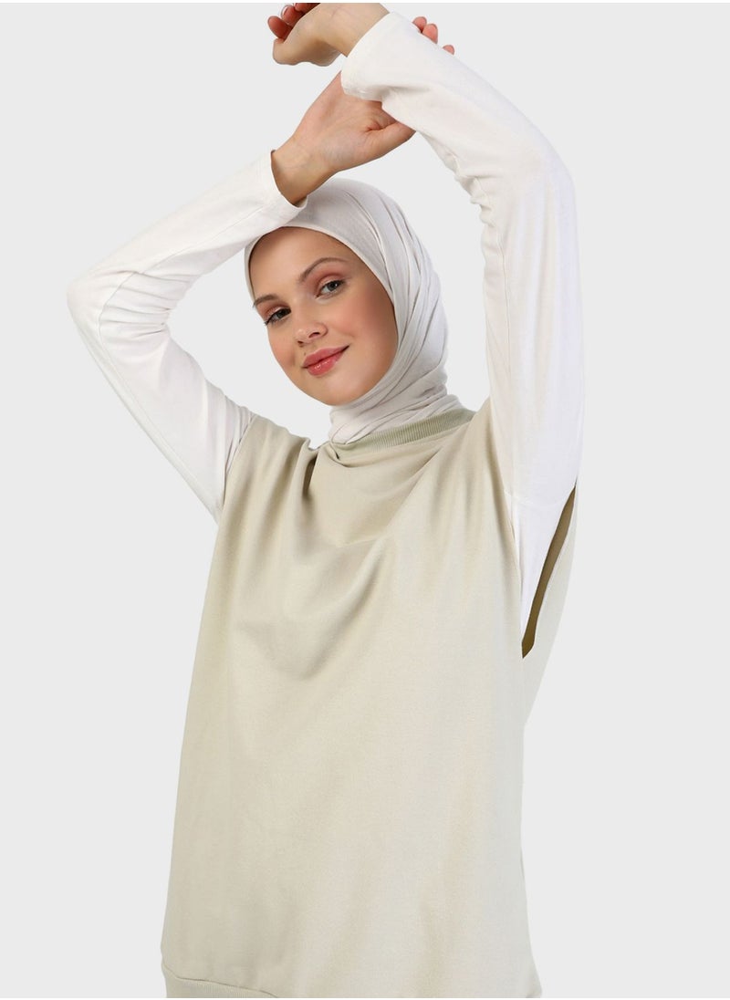 Refka by modanisa - Round Neck Sweatshirt - Image 1