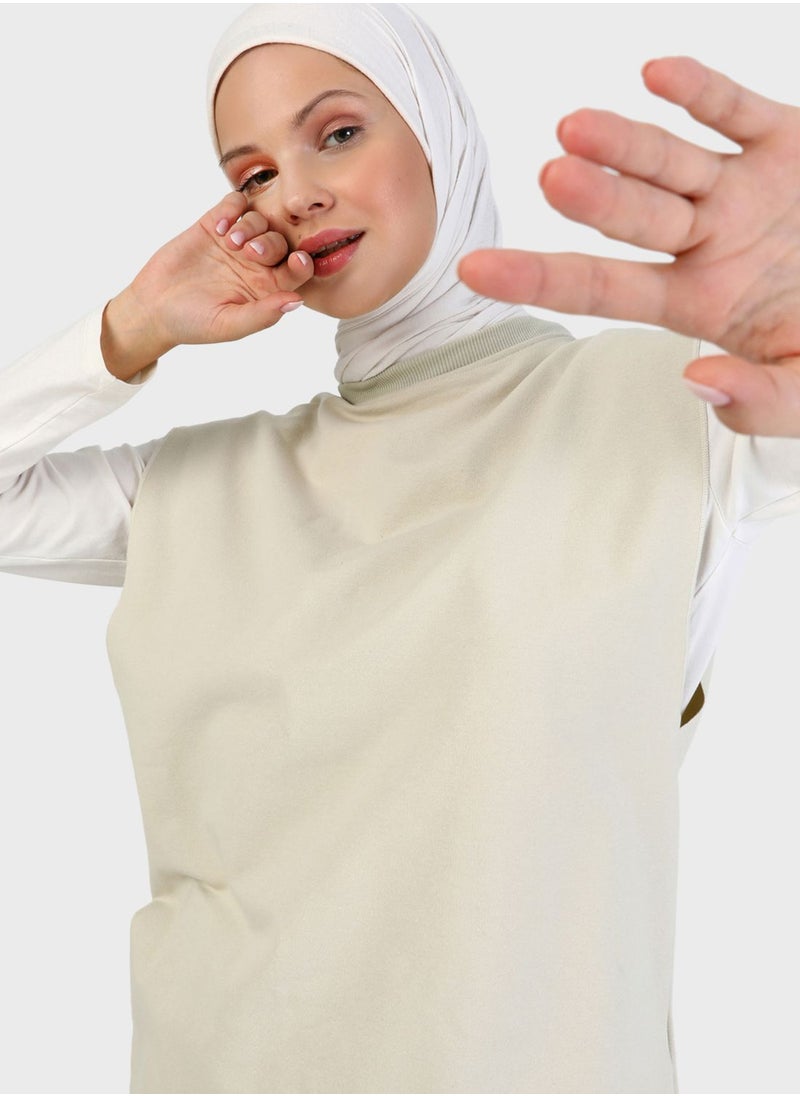 Refka by modanisa - Round Neck Sweatshirt - Image 1