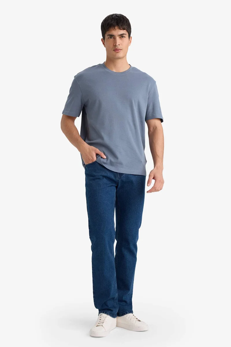 ديفاكتو Regular Fit Crew Neck Short Sleeve T-Shirt
