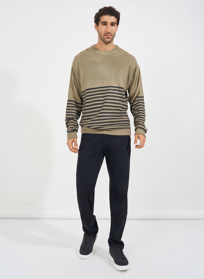 ستايلي سويتر مزين بخطوط مع قصة مريحة - Image 3