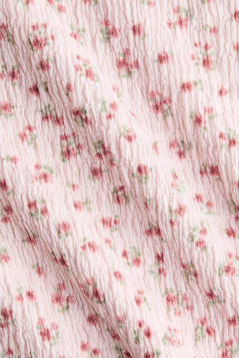 اتش اند ام بلوزة مزينة بكشكشة