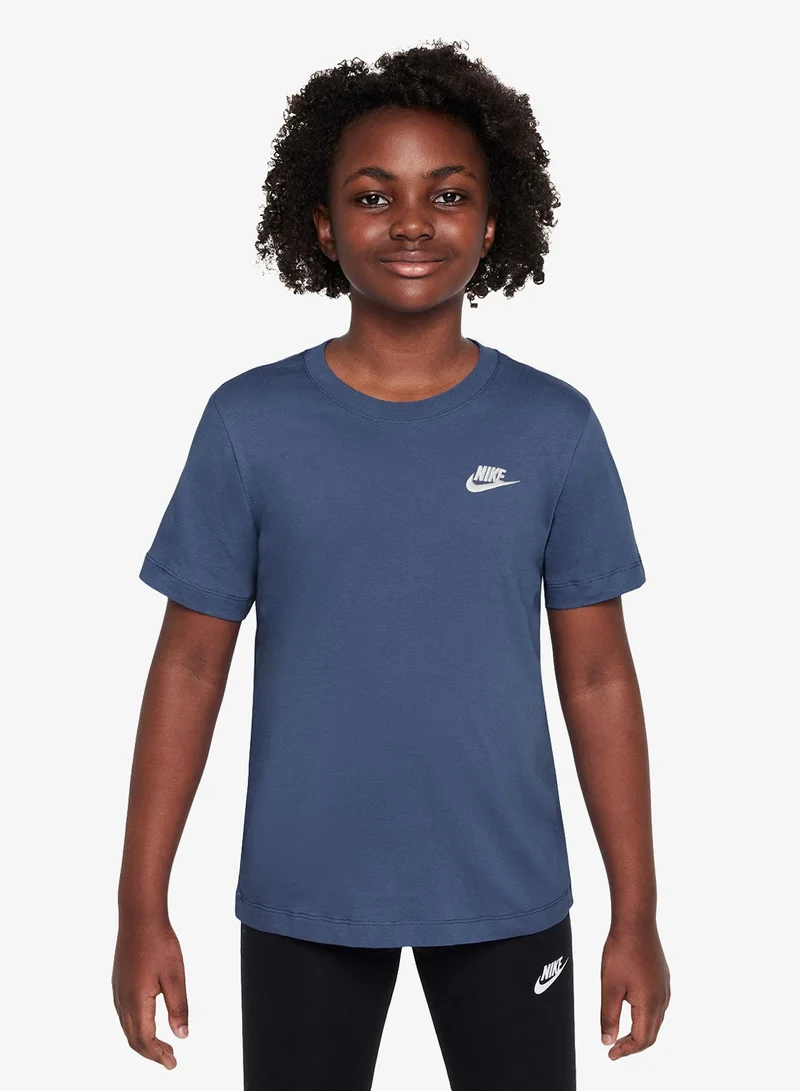 Nike Youth Nsw Embroidered Futura T-Shirt