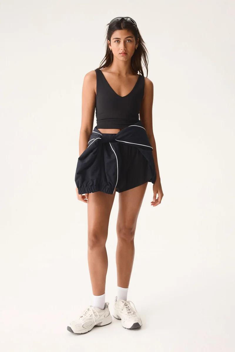 H&M  Integral-bra sports top with SculptMove™ for Women | Best Price UAE