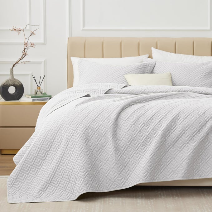 QUILT SET KING SIZE WHITE 3 PIECELIGHTWEIGHT SOFT COVERLET MODERN STYLE SQUARES PATTERN BEDSPREAD SET FOR ALL SEASON1 QUILT2 PILLOW SHAMS