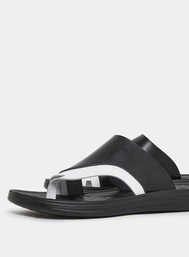 ستايلي Toe Loop Color Block Strap Sandals