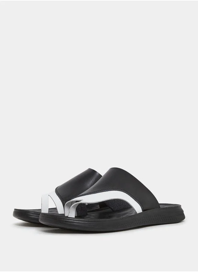 ستايلي Toe Loop Color Block Strap Sandals