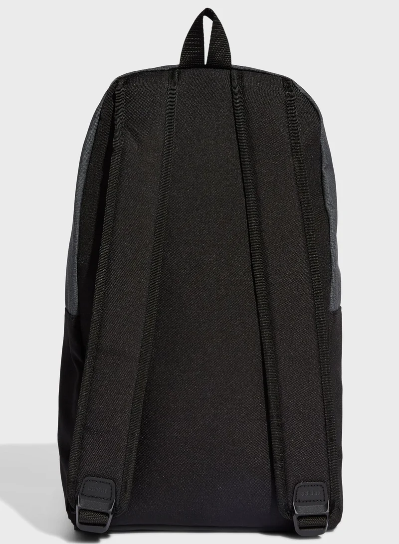 adidas شنطة ظهر بسحاب