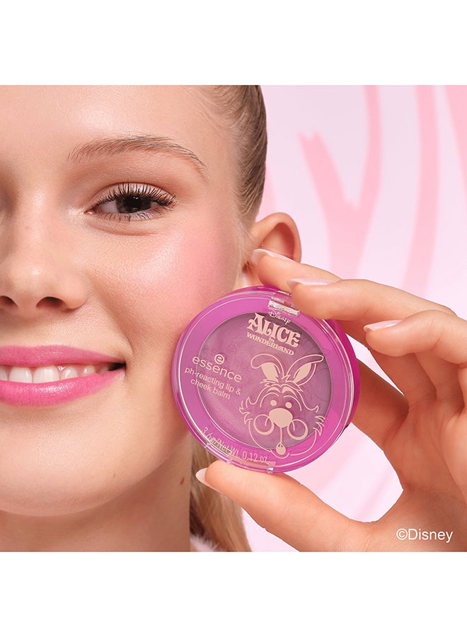 Essence Disney Alice In Wonderland Ph-Reacting Lip & Cheek Balm 01 Team Fun - Image 3