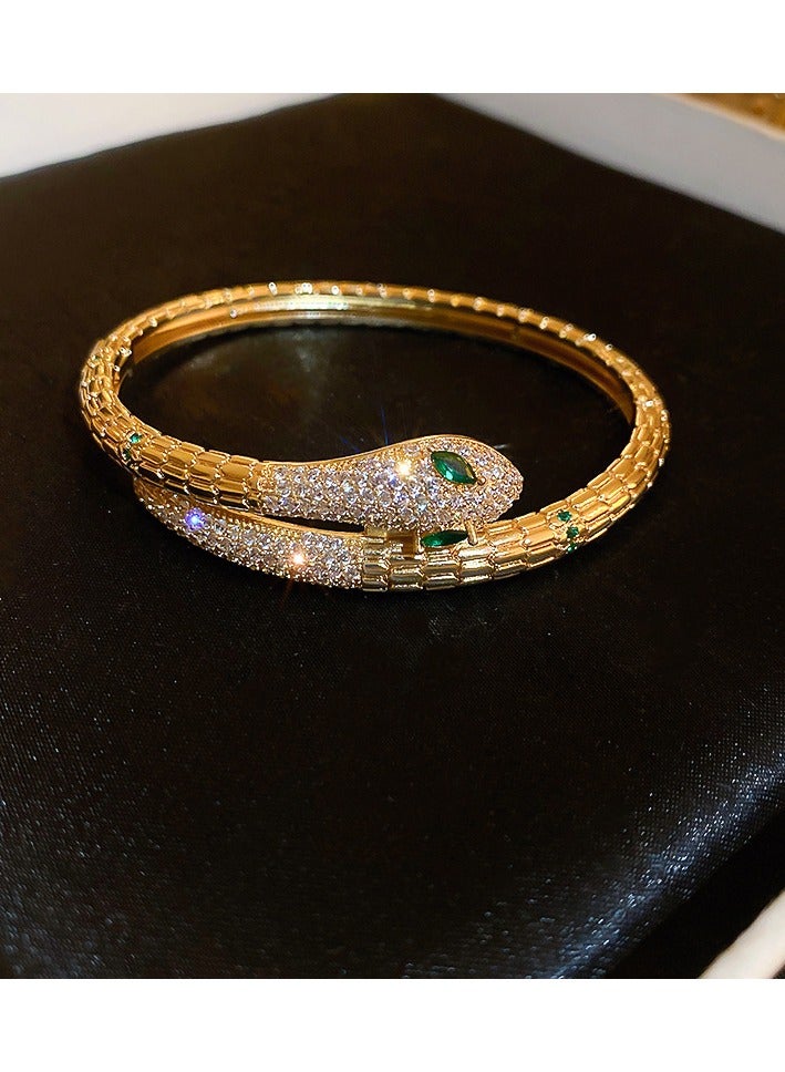 Mark Fairwhale Compact And Stylish Minimalist Bracelet 