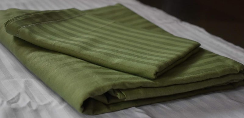 Comfy Cotton 210 TC Double Bedsheet with 2 Pillow Covers King Size Moss Green - Image 4