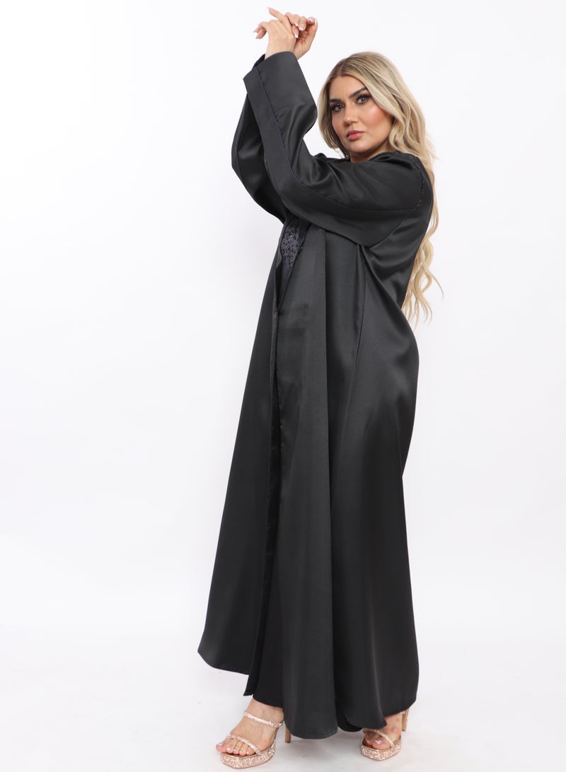 MyesuQ Black abaya with a navy blue embroidered collar and navy blue qitan on the sleeves - Image 3