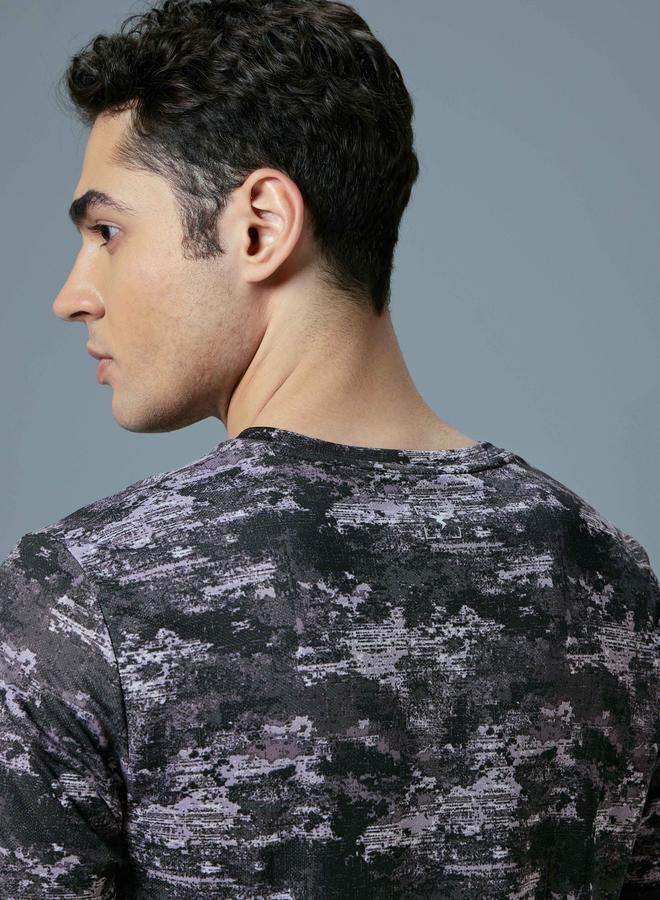 تكنوسبورت تيشيرت رجالي مطبوع بالكامل بقصة ضيقة من تكنوسبورت - Image 4