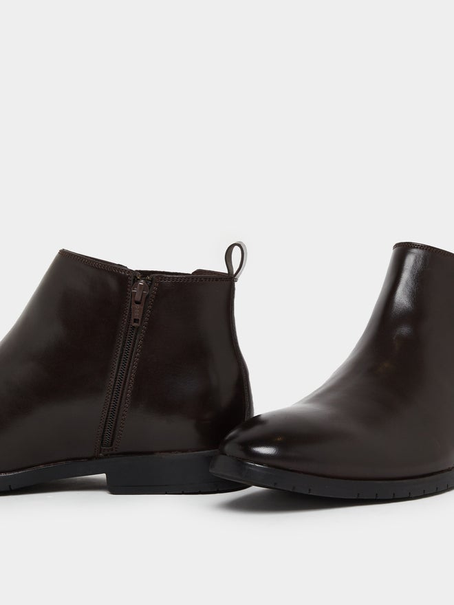 Styli Men Faux Leather Chelsea Boots - Image 3