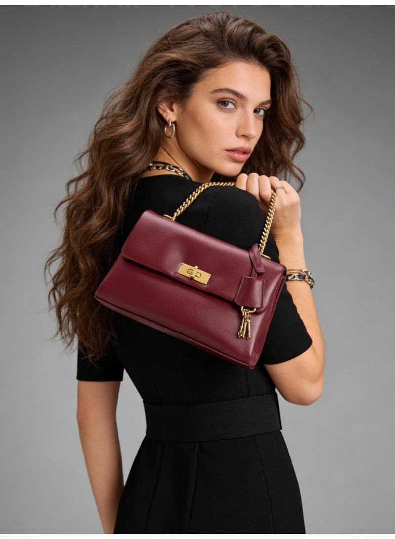 Red leather  shoulder bag with gold chain, women's fashion handbag, suitable for everyday wear, elegant appearance. - Image 4