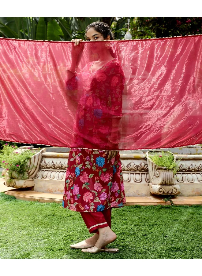  قصة Women's Crimson Red Flora Cluster Kurta With Trousers And Dupatta