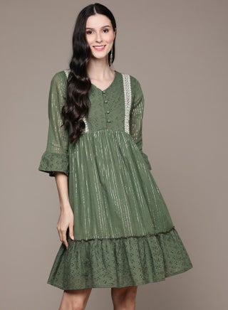 GREEN