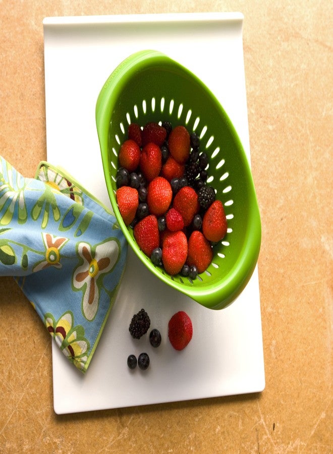 Preserve Small Colander, Made from Recycled Plastic, 1.5 Quart Capacity, Red - Image 2