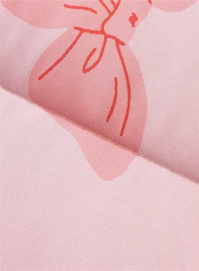 NTBED طقم مفروشات سرير بسحاب مطبوع عليه فيونكة فراولة من NTBED، مقاس توين، للأطفال البنات، خفيف الوزن، مصنوع من الألياف الدقيقة، طقم لحاف فراشة مع ملاءة مثبتة وأغطية وسائد، لون وردي - Image 5