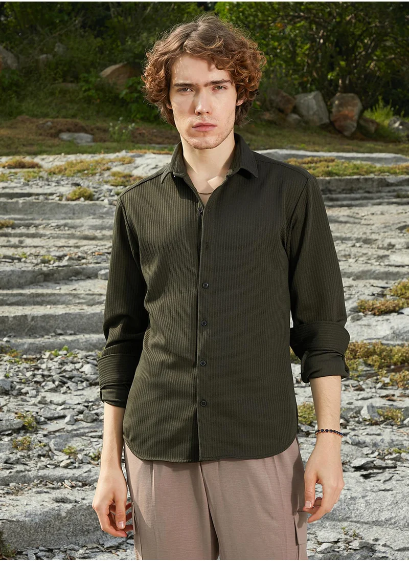 كامبوس سوترا Men's Army Green Ribbed-Woven Shirt