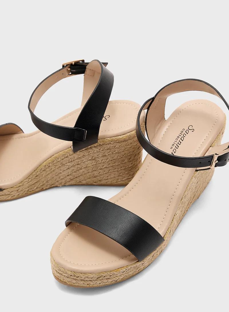 جينجر Knot Strap Flat Sandal