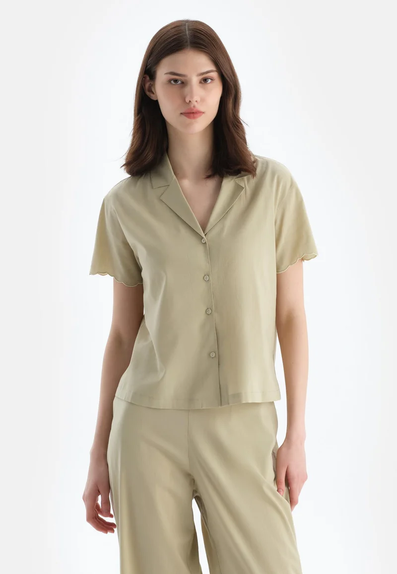 داجي قميص بقصة عادية بياقة واسعة من مزيج القطن للنوم