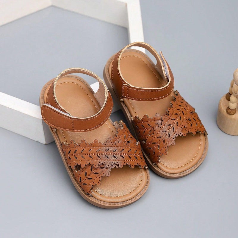 Girls Spring And Retro Lace Hollow Girl Beach Shoes Western Style Baby Sandals Women - Image 1