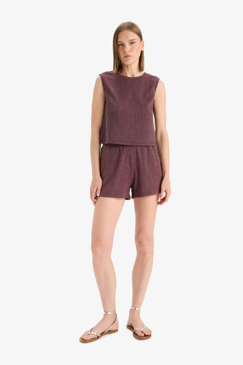 ديفاكتو Boxy Fit Crew Neck Crepe Tank Top