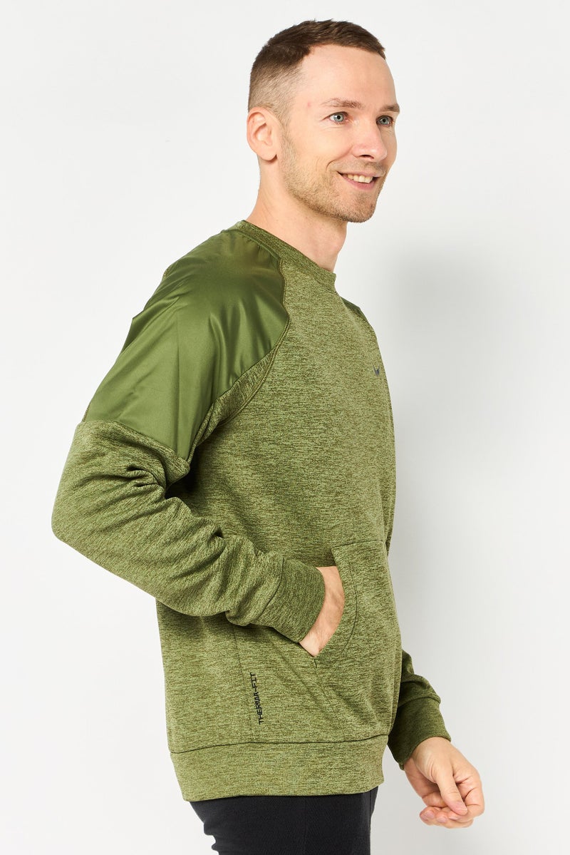 Nike سويت شيرت تدريب بأكمام طويلة للرجال بتقنية ثيرما فيت، زيتوني - Image 3