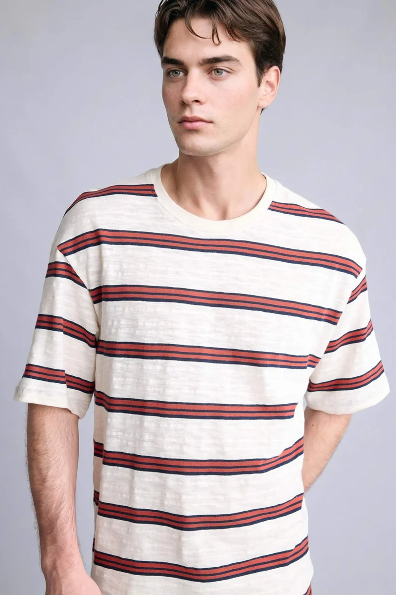 ديفاكتو Boxy Fit Short Sleeve T-Shirt