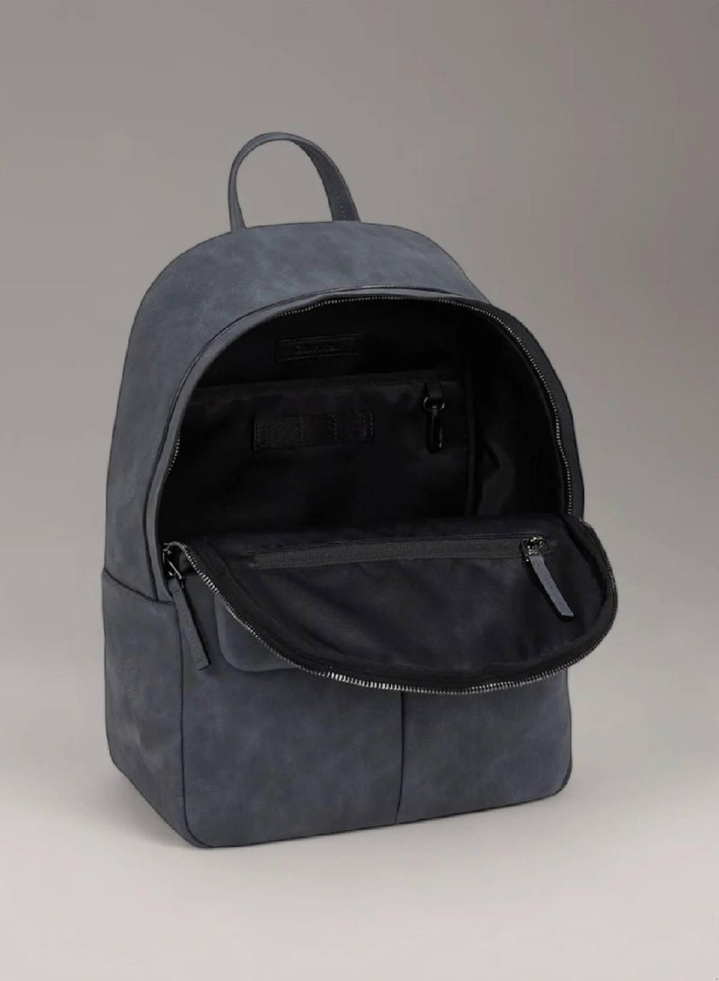 كالفن كلاين شنطة ظهر دائرية - Image 3