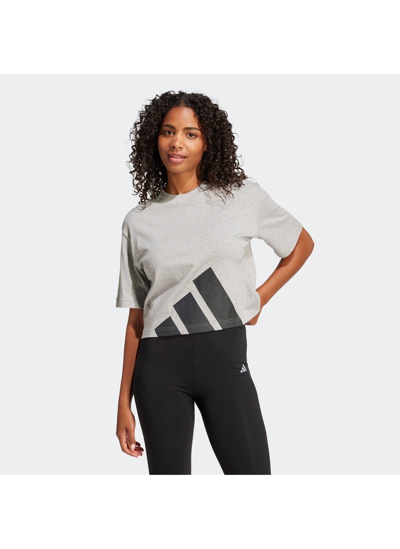 اديداس تيشيرت بويفريند أساسي بشعار كبير - Image 1