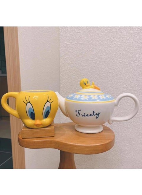 Porcelain mug with large handle