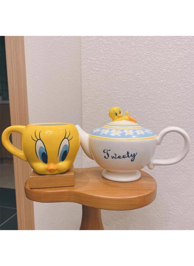 Porcelain mug with large handle