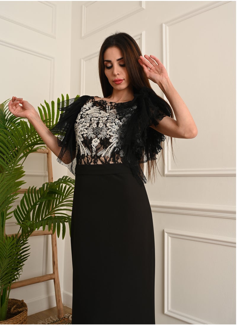 FULL JOY An elegant long dress decorated with a drawing on the chest and short tulle sleeves, black  - Image 2
