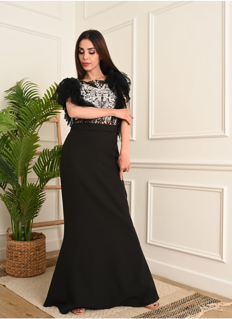 FULL JOY An elegant long dress decorated with a drawing on the chest and short tulle sleeves, black  - Image 3