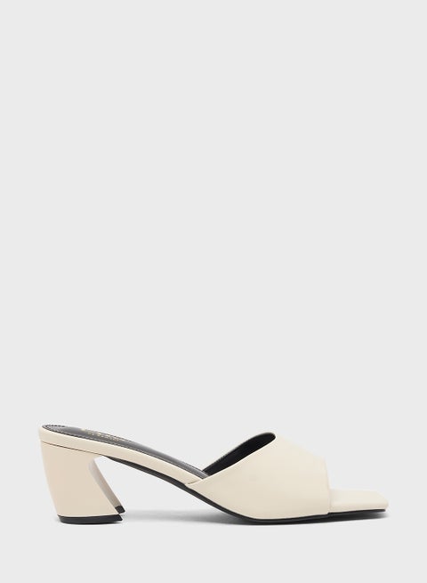 حذاء مول بكعب منحني