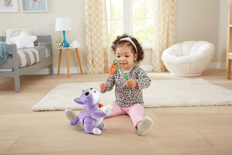 في تك لعبة VTech My Playful Kitten، لعبة تعليمية مع وضعين، لعبة موسيقية للأطفال مع أغاني وعبارات ومؤثرات صوتية، لعبة قطط لطيفة للعب التفاعلي، تعلم الأرقام والألوان والمشاعر، للأعمار من 18 شهرًا فما فوق - Image 4