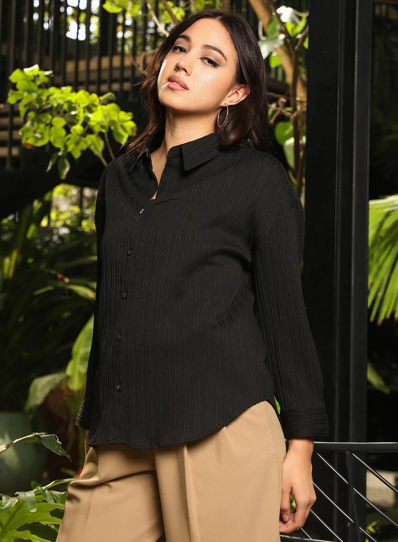 Pinacolada  Women's Onyx Black Pin-Tactile Oversized Shirt | نساء | أكمام طويلة | سادة | طوق منتشر | كاجوال كبير الحجم | قميص for Women | Best Price UAE